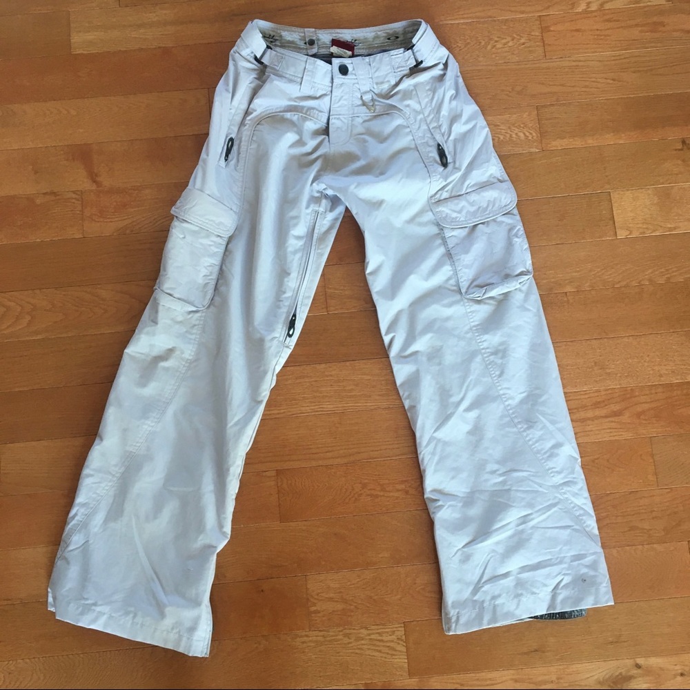 Oakley women’s snowboarding pants xs great deal!